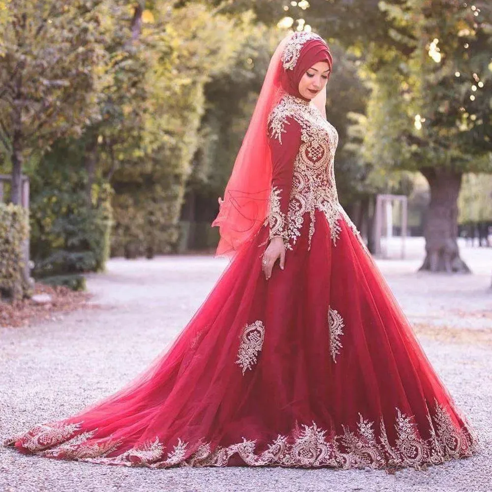 Vestidos vintage rojo oscuro y dorado vestido de novia musulmán cuello alto 2022 marroquí kaftan islámica mangas largas apliques jardín de vestidos de pelota