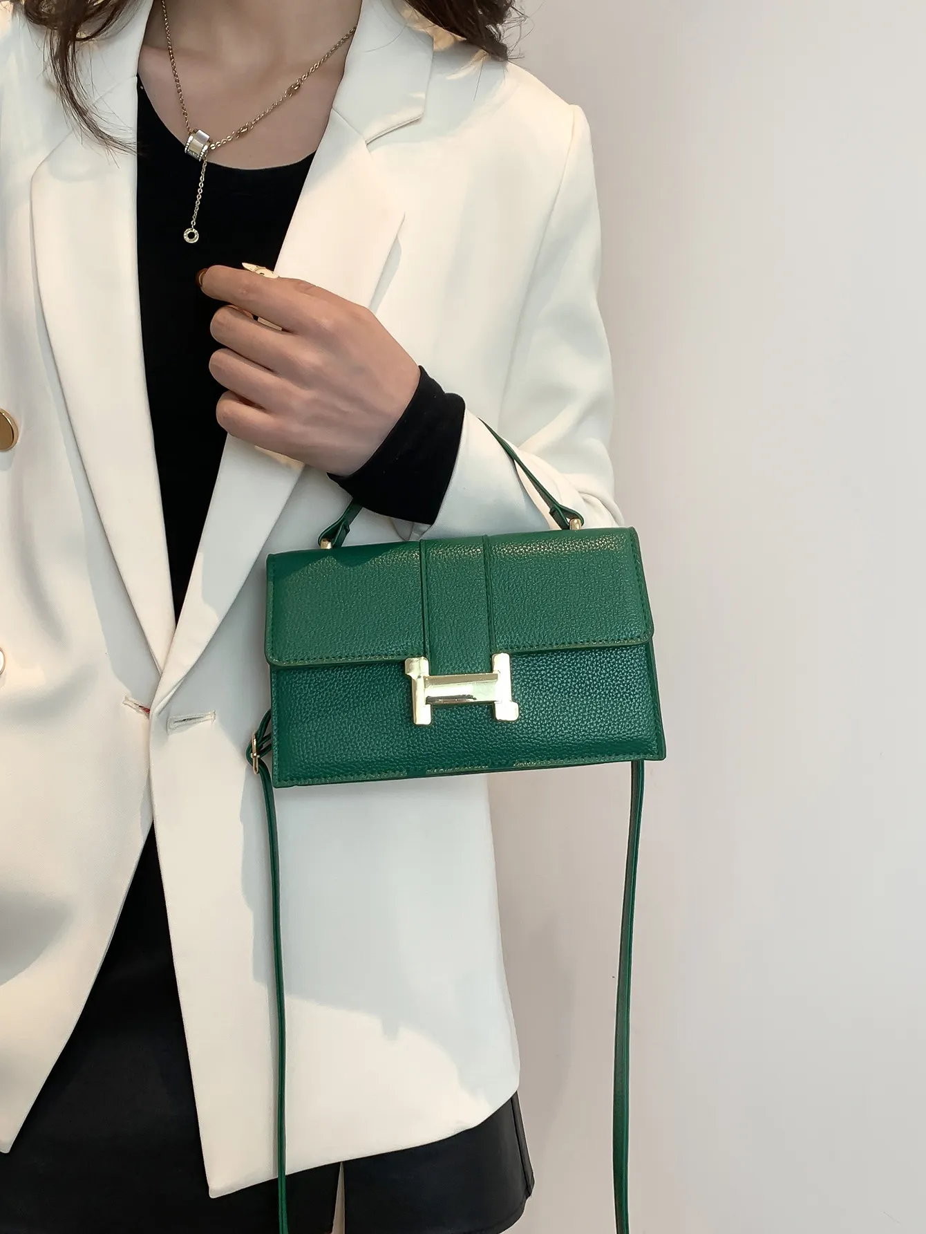 2024 new small square bag simple casual versatile crossbody shoulder bag for women