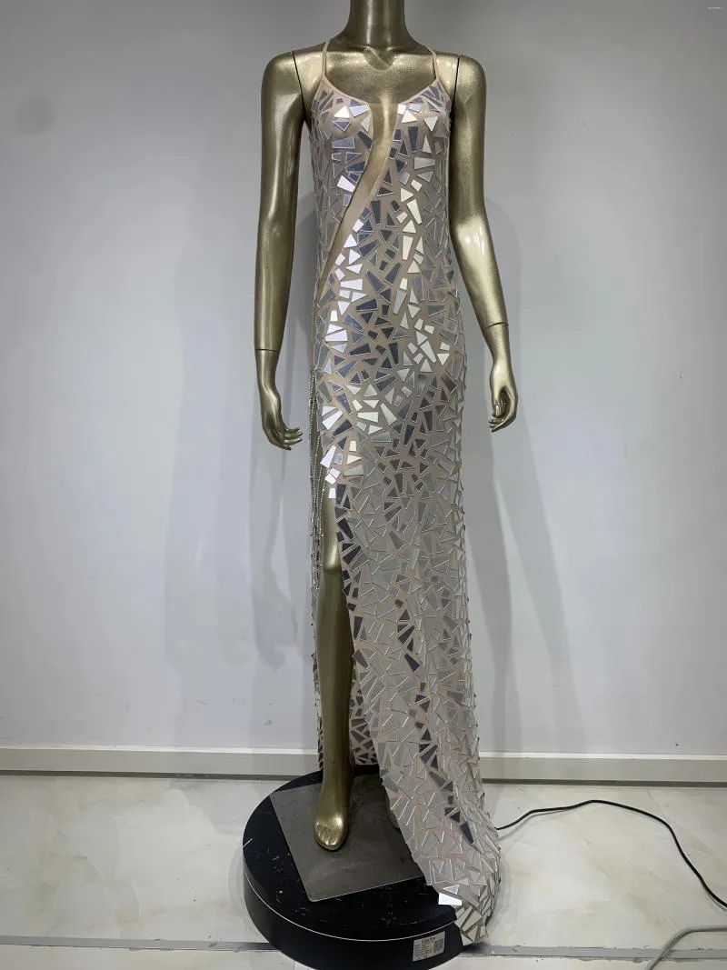 Robes décontractées d'été femme sangle ouverte arrière haut diamant diamant la chaîne géométrique des lentilles célébrités longues robe de fête