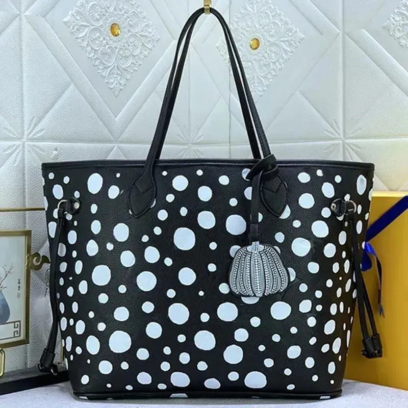 2024 Tots Deganer Designer Polka Dots MM Tote Женщины кожаные сумки для плеча многоцветные точки Totes Женские дизайнерские сумочки большой емкость Lady Shopp Elpg