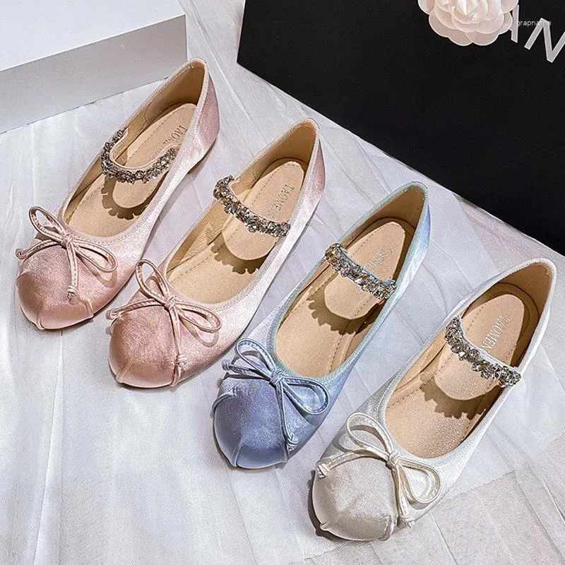 Sapatos casuais banda de strass elástico Mary Janes Woman Bowtie Silk Ballets Ladies Round Toe Flats Mocas femininas noivas