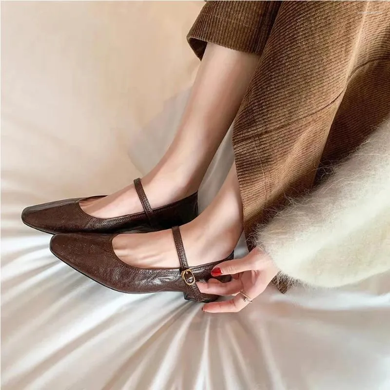 Casual Shoes Sorphio Fashion Mary Janes Women Flats spetsade tå Square Heeled Concise for Luxury Classic British Retro