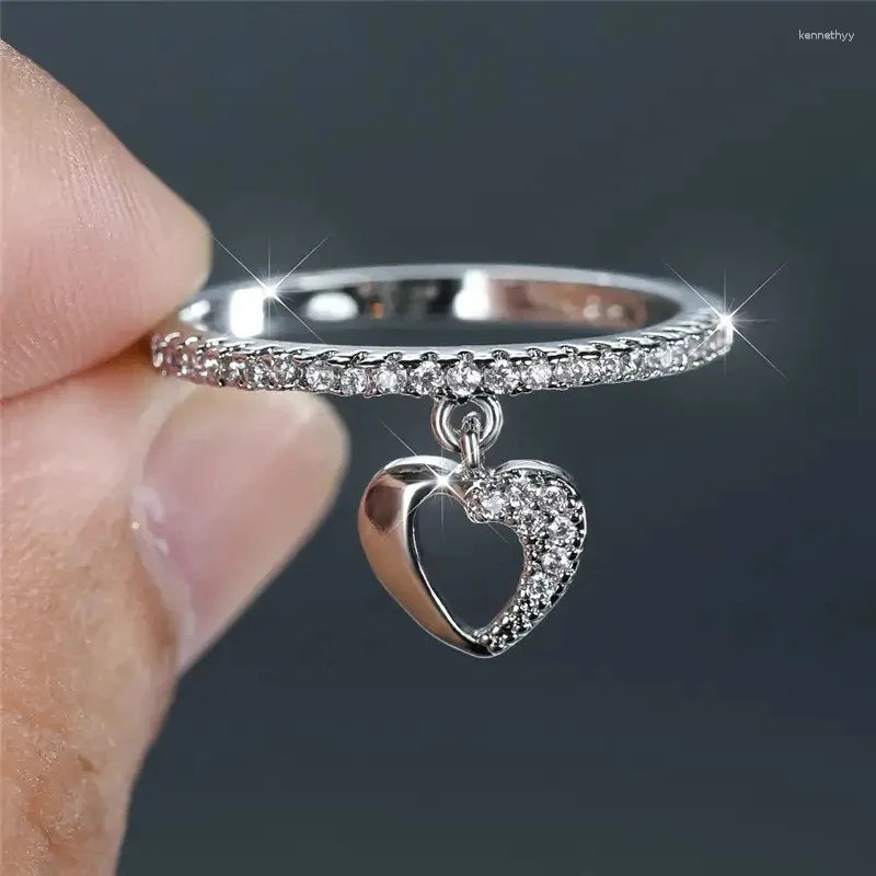 Cluster Rings Huitan Creative Heart Charm Finger Ring For Women Statement Wedding Band Accessoires Stijlvolle vrouwelijke feestjuwelen ly