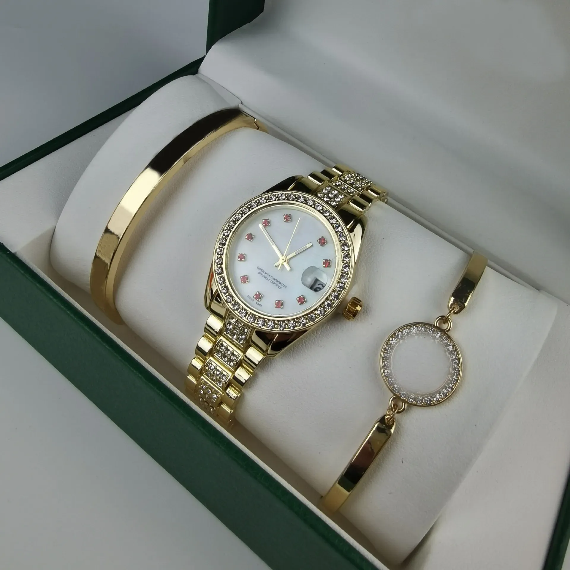 2023 Nieuwe luxe herenkwarts horloge armband 3-delige set met volledige sky star en diamant ontwerp waterdichte automatische datum horloge dames roestvrijstalen sporttijd horloge