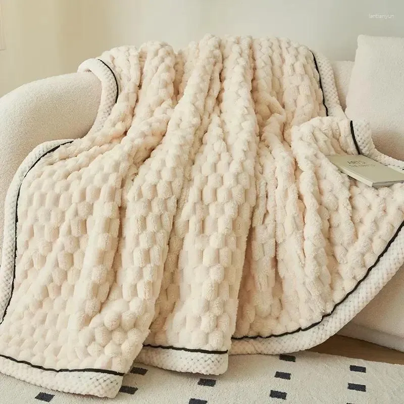 Одеяла коралловый бархатный одеял диван
