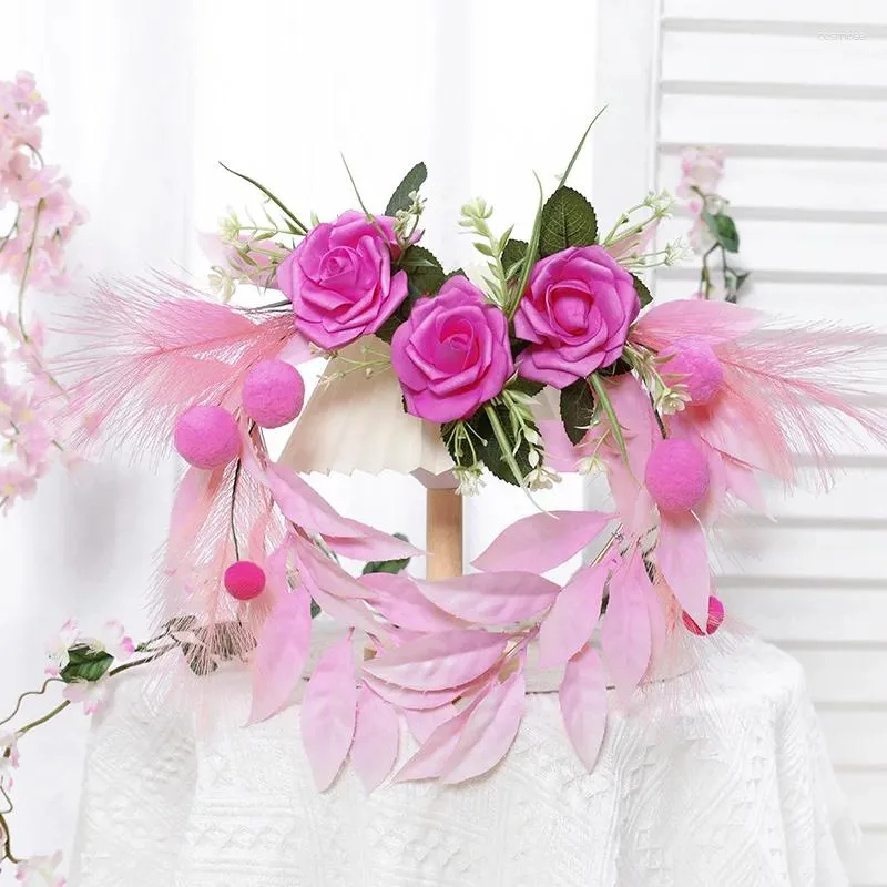 Fleurs décoratives 1pc couronne de coeur en forme de rose simulée adaptée à la décoration de la maison pendant le mariage de l'année de Pâques de la Saint-Valentin du Ramadan