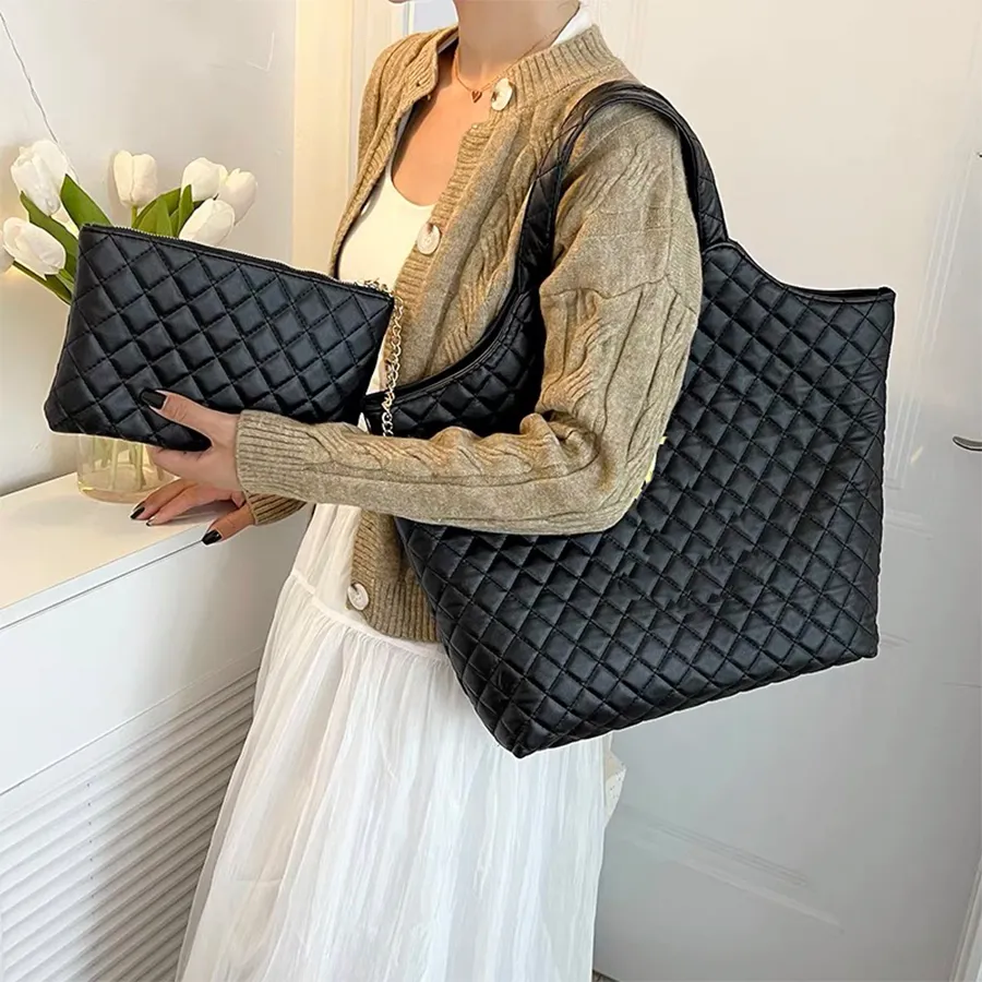 Luxury Tote bag Women's designer shopping bag Cowhide handbag purse Large capacity metal Y logo Shoulder bags Lined with two zippered wallets Vintage travel handbags