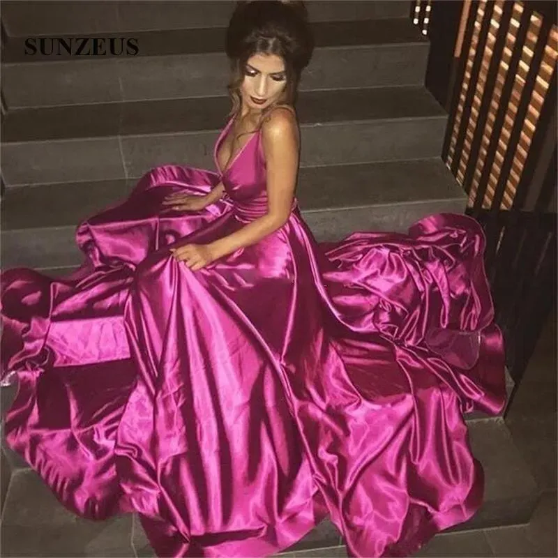 Abiti Fushia Deep V Neck Prom Abiti Sexy Spaghetti Abiti da sera senza schienale in raso Sweep Train Formale Party Vestidos economico