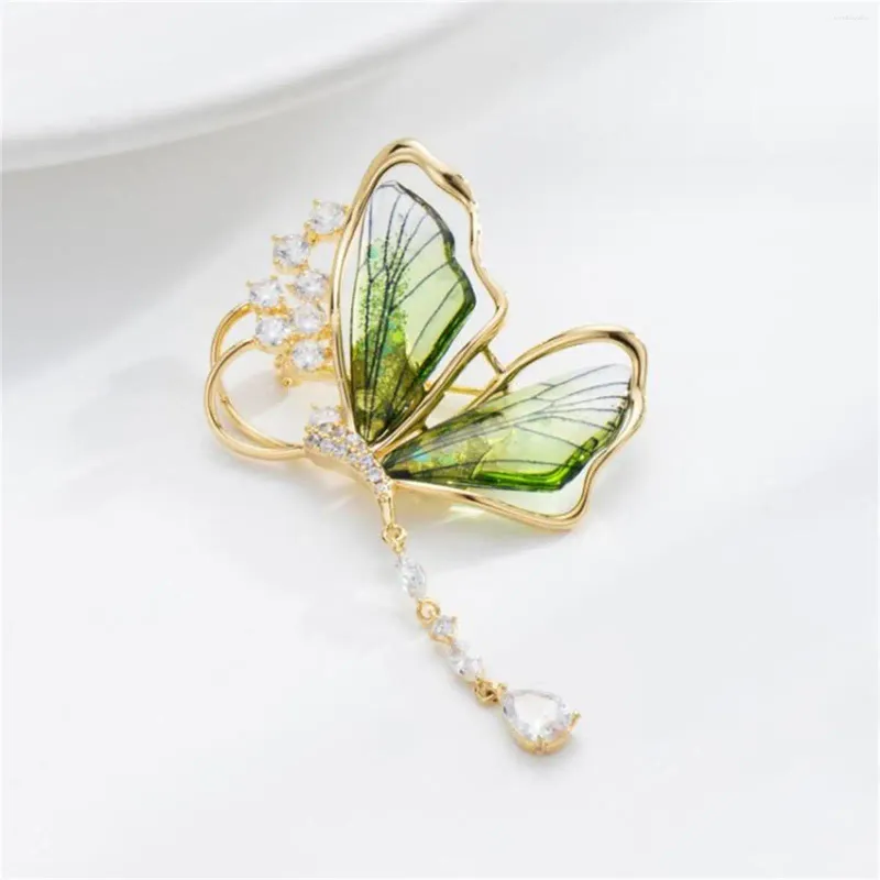 Брош -бабочка бабочка буланка элегантная украшения украшения украшения животные стразы Значок лацка для одежды для одежды плать