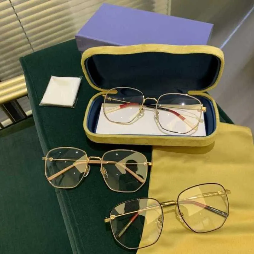 Nouvelles lunettes de soleil de créateurs de luxe G NOUVEAUX SQUILLATIONS DE FAMILLAGE PLAT QUAN ZHILONG 0396O ANTI BLUE MEN ET FEMMES