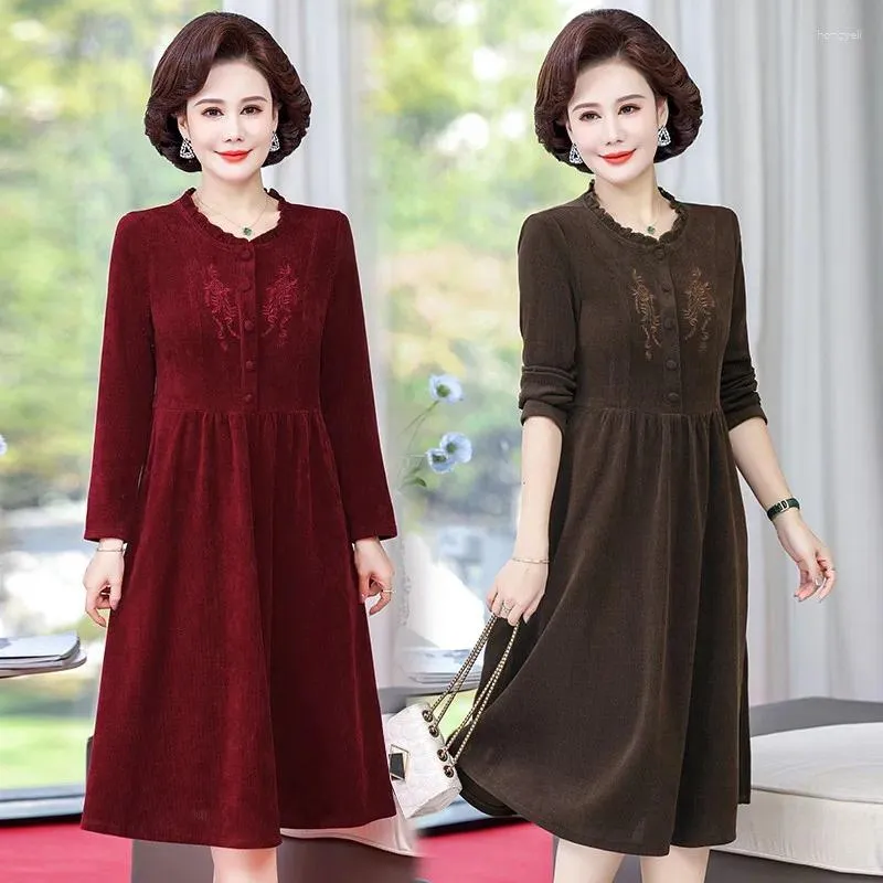 Casual Dresses Women's Autumn Winter Wedding Embroidery Noble And Middle-Aged Female Western Style Mother Dress