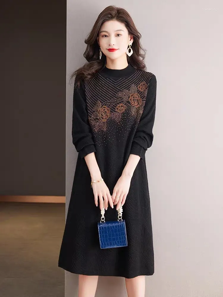 Lässige Kleider Fashion Blume gestreifter Pullover Kleid Frauen 2024 Herbst Winter Warm Woll Vestidos Korean Elegant Lose Diamonds gestrickt