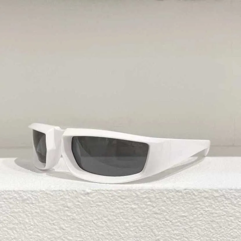 2024 Роскошные дизайнерские солнцезащитные очки Новый роскошный дизайнер P Семья Новая онлайн -знаменитость с персонализированной защитой глаз.