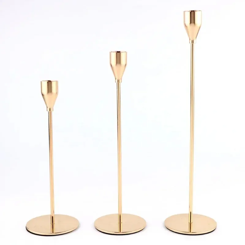 2024 INS Candele in metallo di lusso Candlestick Fashion Table Cancive di candele Strango squisito Tavolo da casa Decorazioni la casa