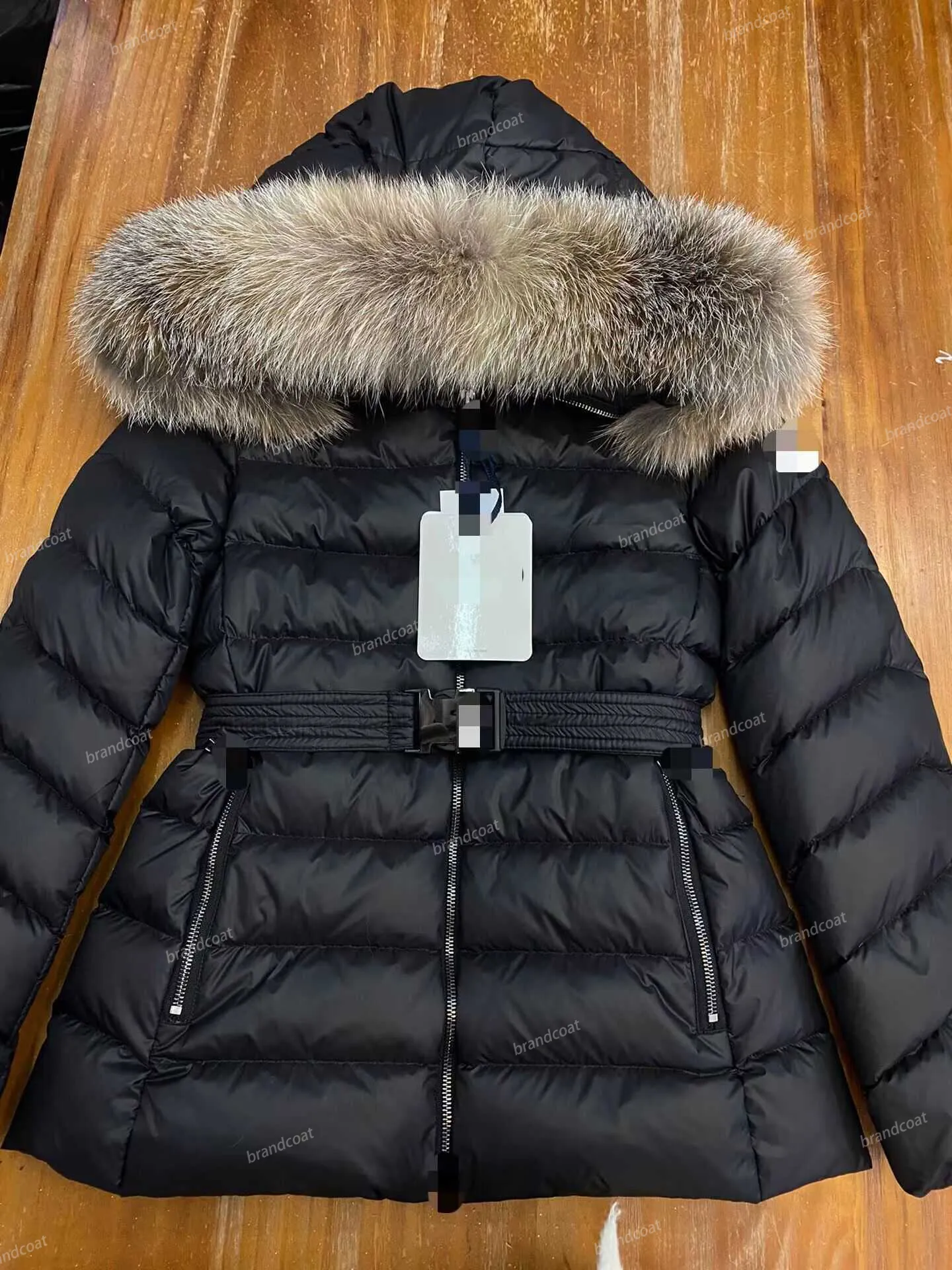 Tasarımcı Down Ceket 2024 Mengjia Kadın Siyah Kapşonlu Bel Orta Uzunluk Tilki Kürk Yakası Yeni Ceket Sıcak ve Şık S-XL