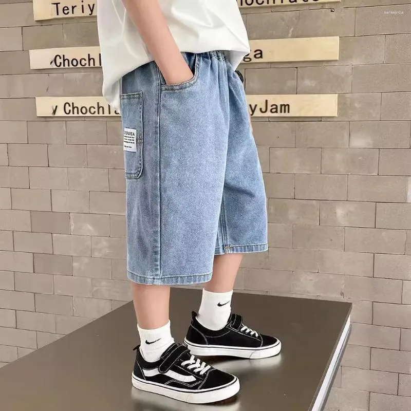 Byxor koreanska sommaren juniorpojke jeans shorts tonåring andas barn klassisk denim bär 4-11 år