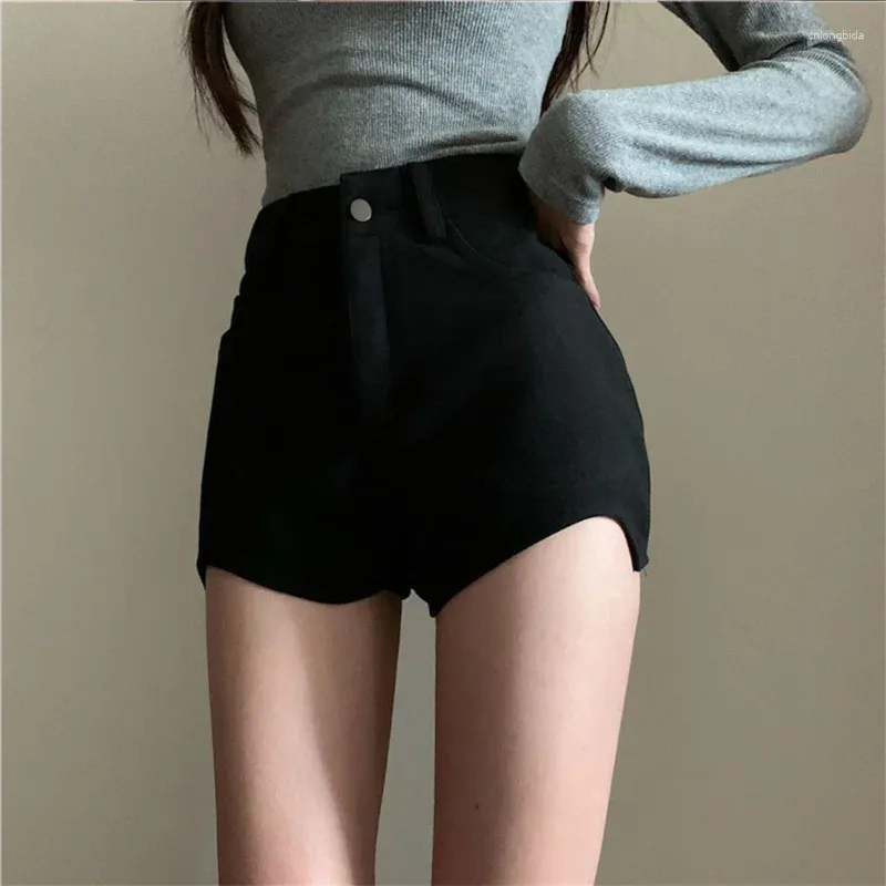 Short féminin fesses sexy