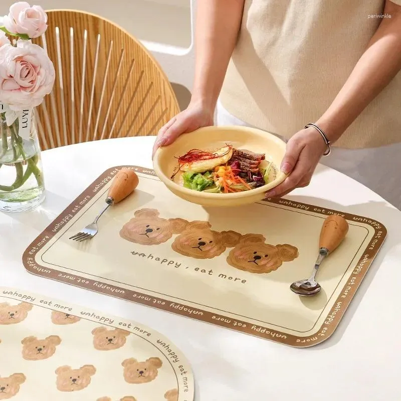 Bord mattor söta placemats tecknad björn mönster mat pu läder non-halp placemat vattentät och oljebeständig för heminredning