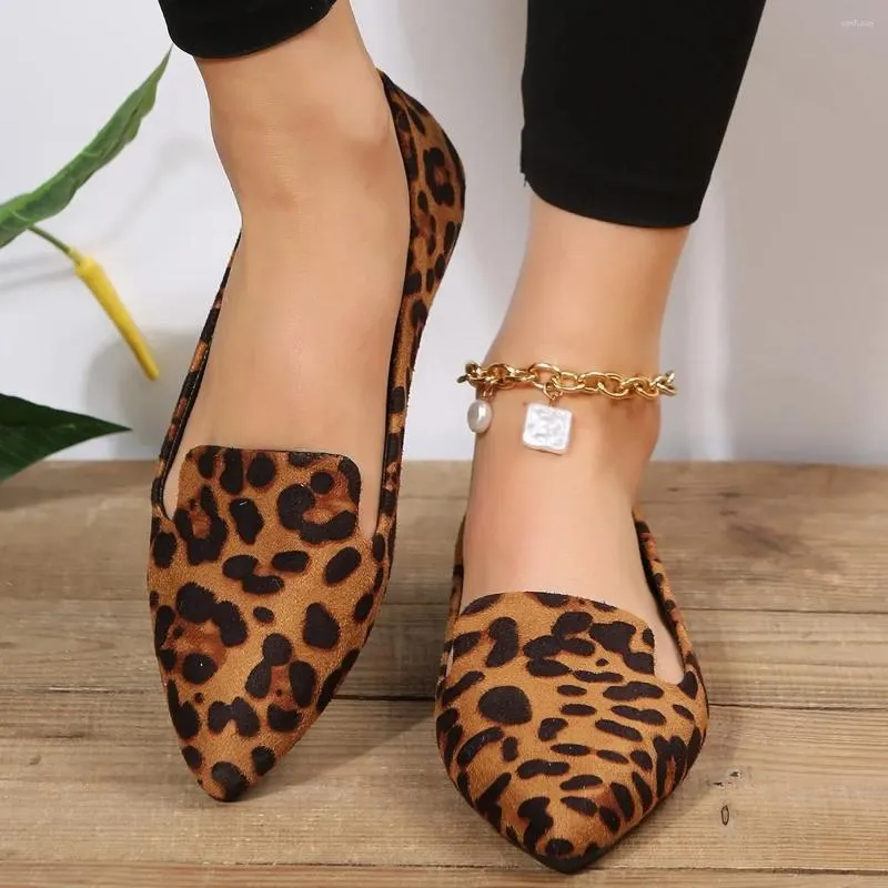 Scarpe casual bcebyl mocassini piatti leopardo a punta di piedi donne comode a piedi Mujer Zapatos: indossare resistenti