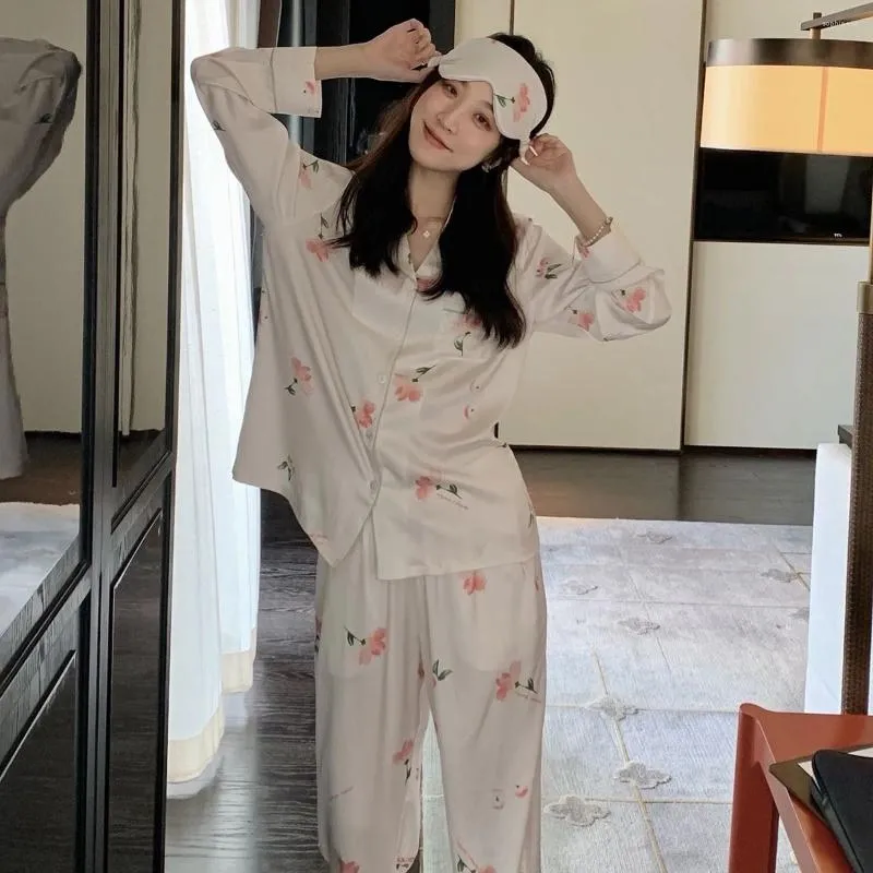 Accueil Vêtements Femmes Sleepwear Set Spring Satin Long Sleve Pyjama But Lown Collar Faux Silk Print Floral Femme Pijama porter des vêtements