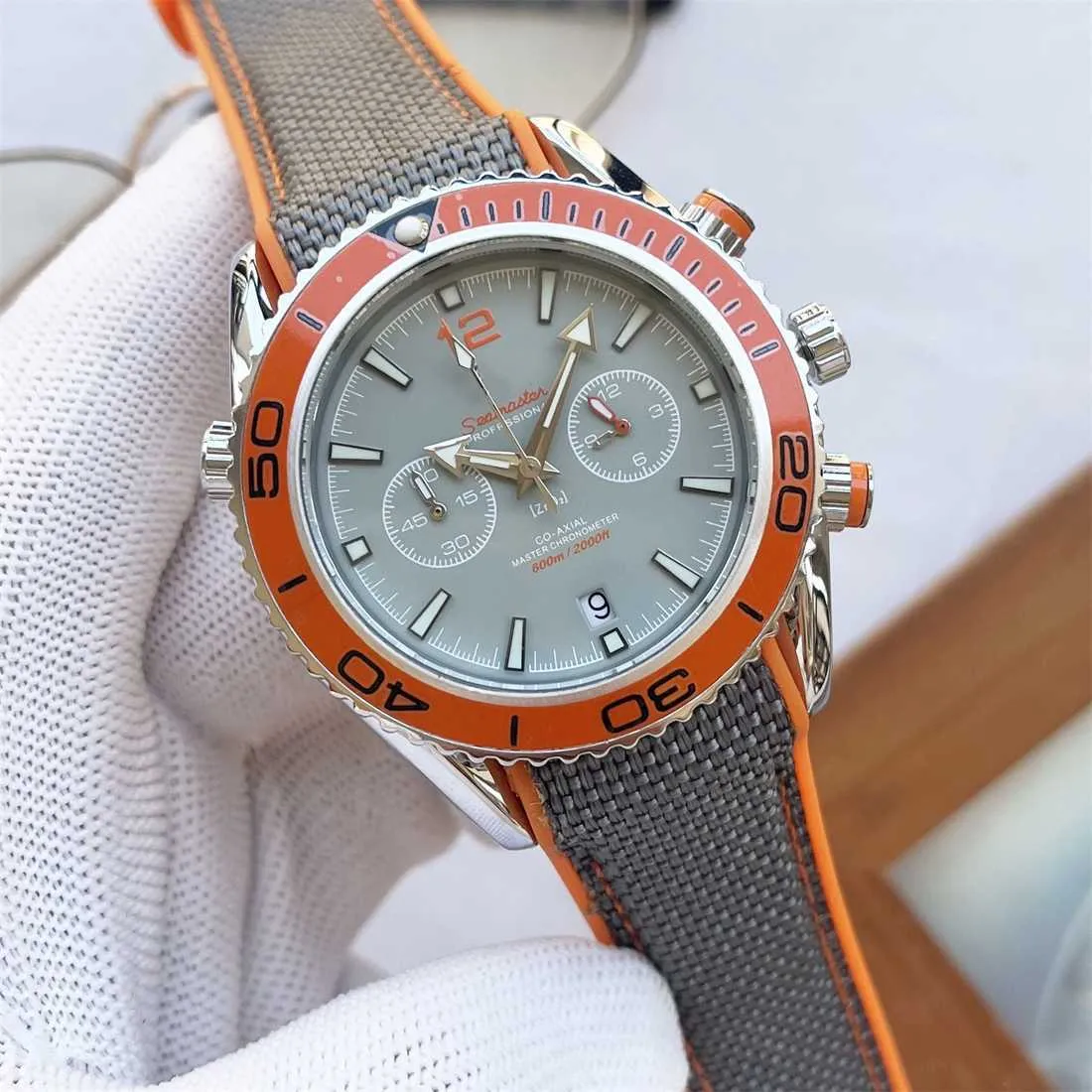 Designer Oujia Haima Five Pin Stainless Steel Case Rubber Band Mens Quartz Wrist Watch