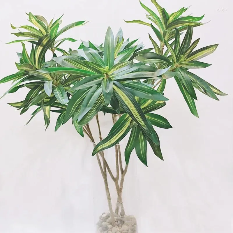 Dekorativa blommor 75 cm stora konstgjorda palmträd falska tropciala växter gren plastiska riktiga beröring blad faux bambu lily blad för hemmet