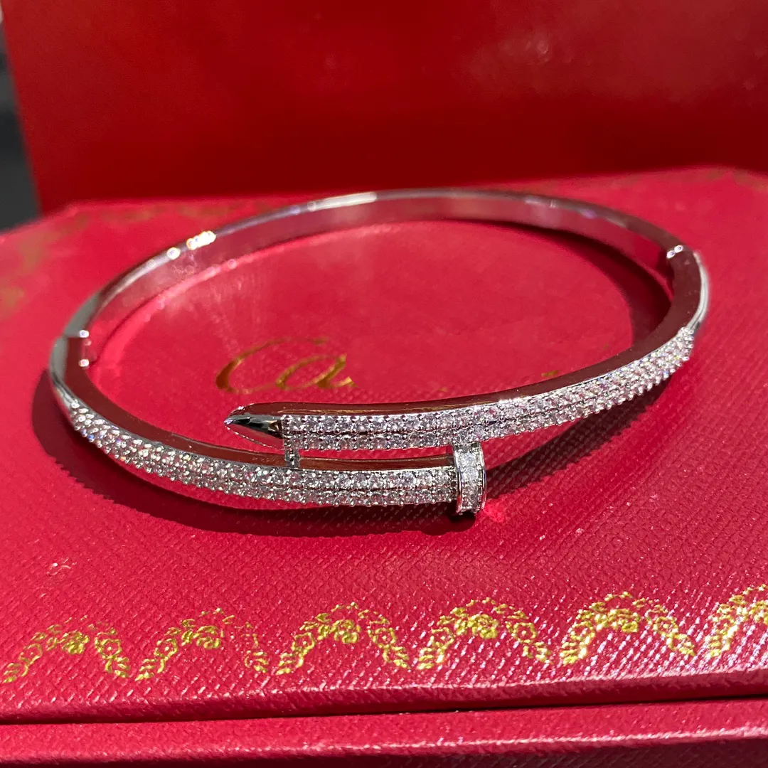 Designer armband lyx varumärke armband armband designer för kvinnor bokstav kärlek kedja diamantdesign högre kvalitet armband smycken presentförpackning mycket bra