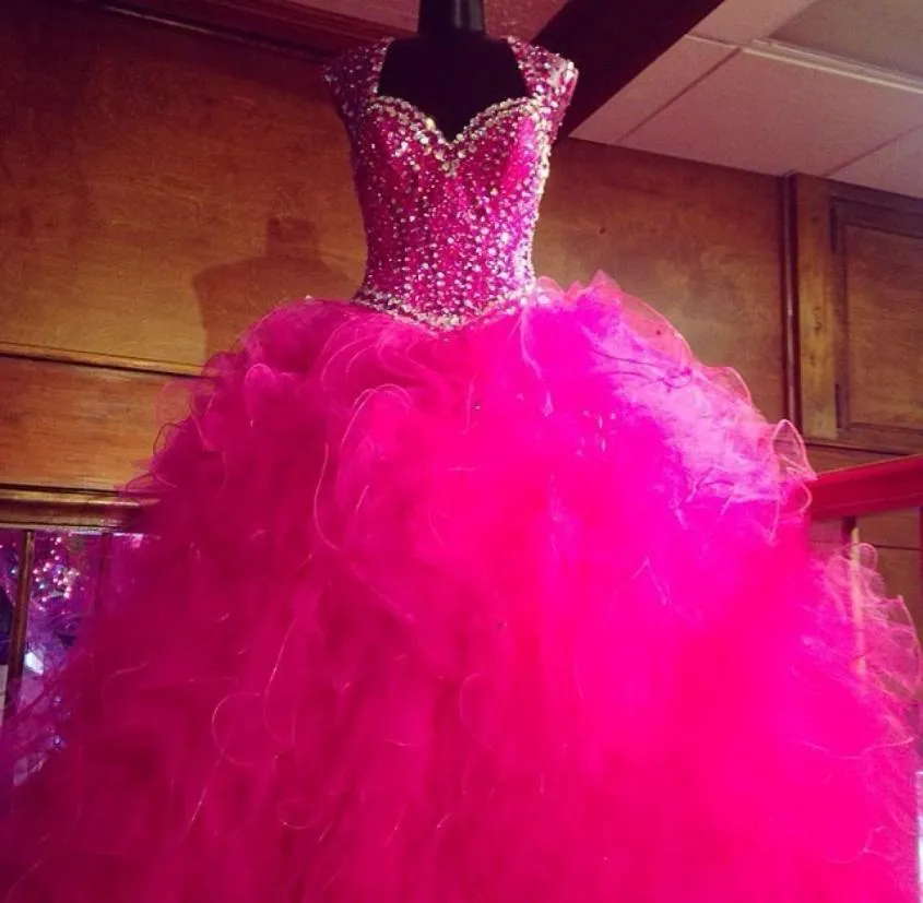 Prawdziwy obraz Pink Masquerade Quinceanera Sukienki 2016 Vestidos de 15 anos kryształowy z koraliki Słodki 16 PROM BRODY SZUNNIK