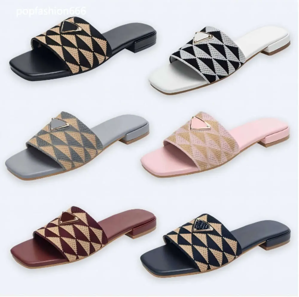 Fabric de tissus Tazz Slippers Prad Broider Sandal Triangle Slide Men Femmes Casual Shoe Luxury Cuir Flip Flops Loafer Sliders Summer Beach White Sandale D4353