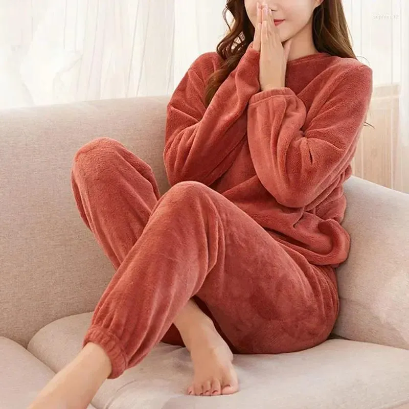 Abbigliamento da casa flanella di corallo set spessi set di peluche abbigliamento da sonno manicotto per la manica di velluto homewear solido pigiama inverno inverno donne pigiami lunghi color pajamas sottile caduta calda calda