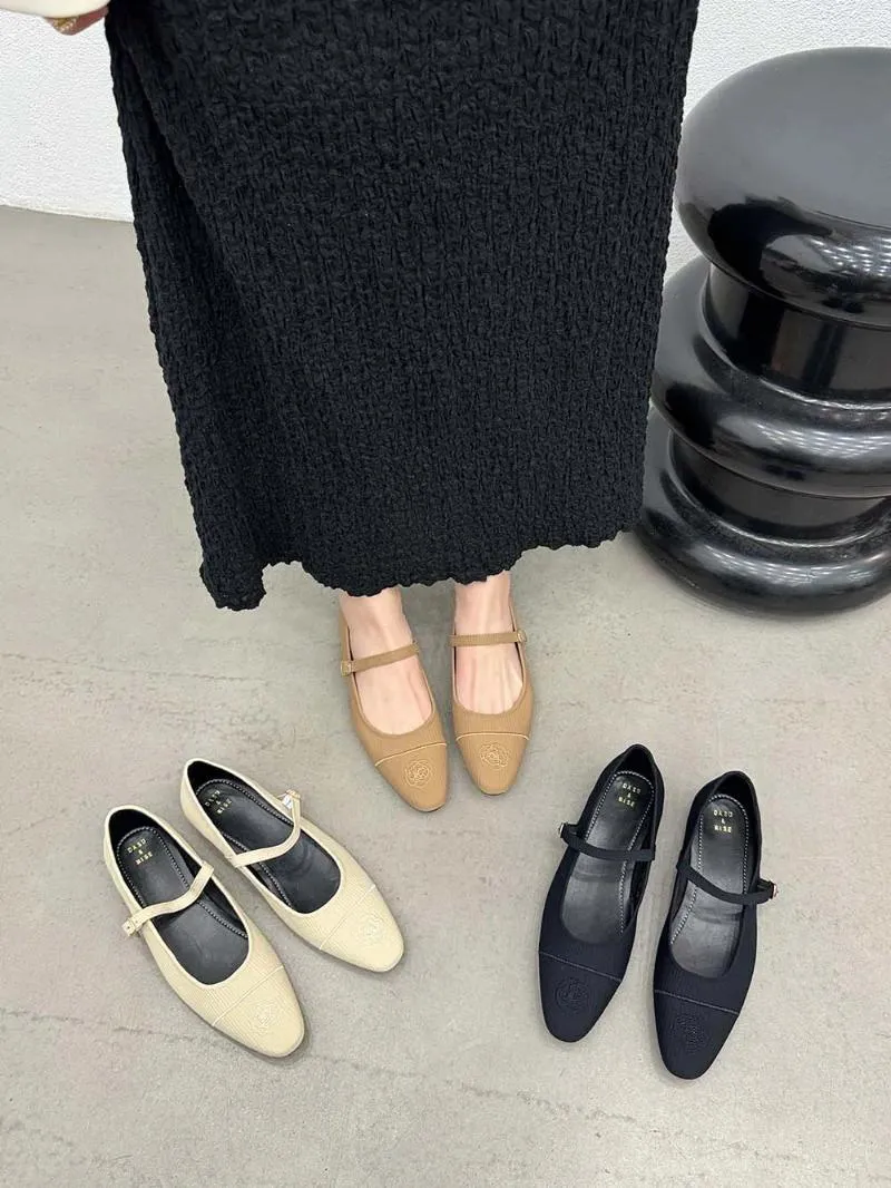 Chaussures décontractées Round Toe Femmes Loafers 2024 Arrivées Black Beige Khaki Bourtette d'automne Robe de printemps Femme Femme à talons bas
