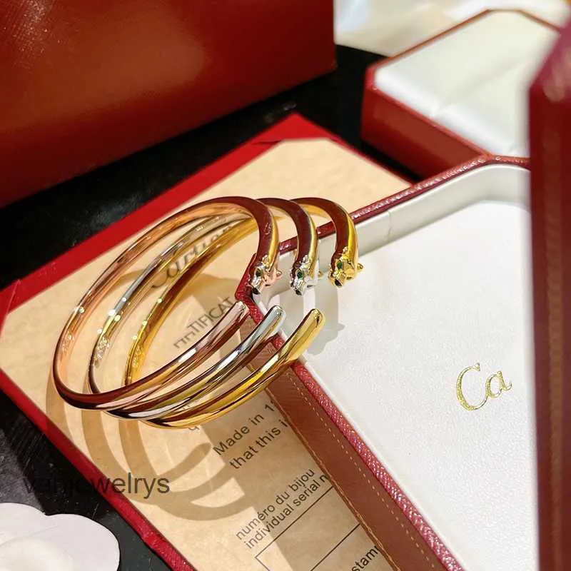 Bracelets de luxe de créateurs ouverts Léopard Glossy Version étroite Bracelets de lettres de mode Diamants de haute qualité Bracelets Fine Gift Bijoux