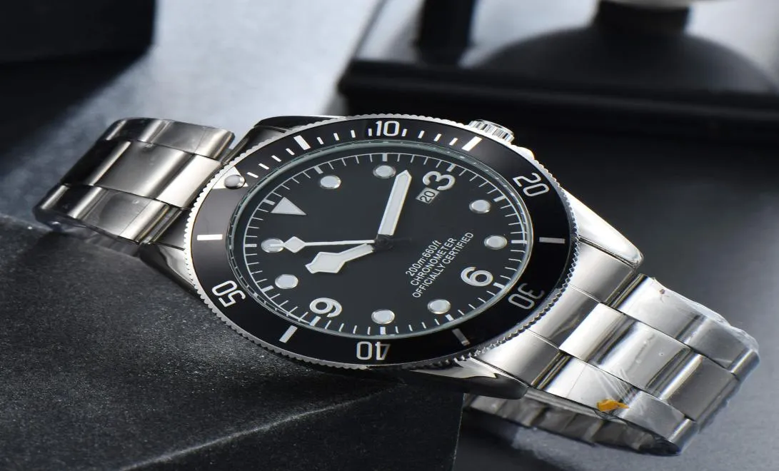 2022 Модные мужские часы 42 -мм кожаный ремешок Quartz Движение спортивные часы -брачные часы Bay Black Off Analog Clock Auto Date Orologio 2504303