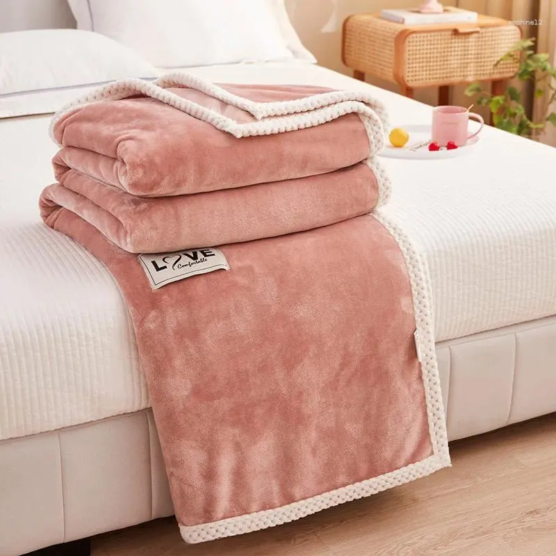 Filtar Falei Velvet Plush Filt Förnyttad gåva soffa täckmjölk fast färg tupplur