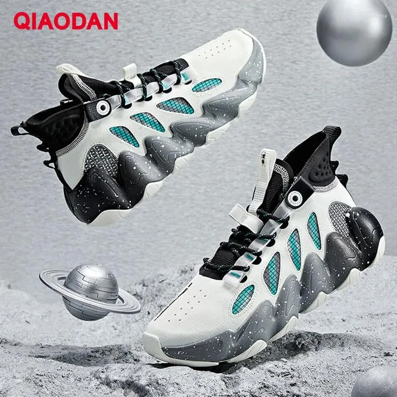 Sapatos de caminhada tênis qiaodan para homens 2024 Summer moda moda de alta qualidade anti-fricção casual confortável masculino km33220428