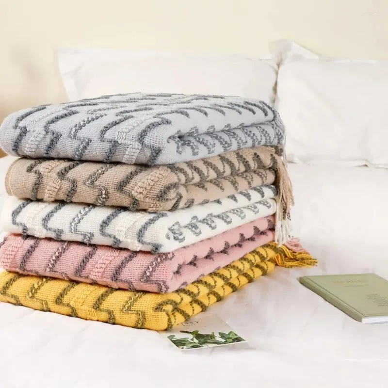 Blankets Sofa Blanket Knitting Stripes North Europe Towel Air Conditioning Leisure Napping Bed Cover Soft Small Shawl Warm