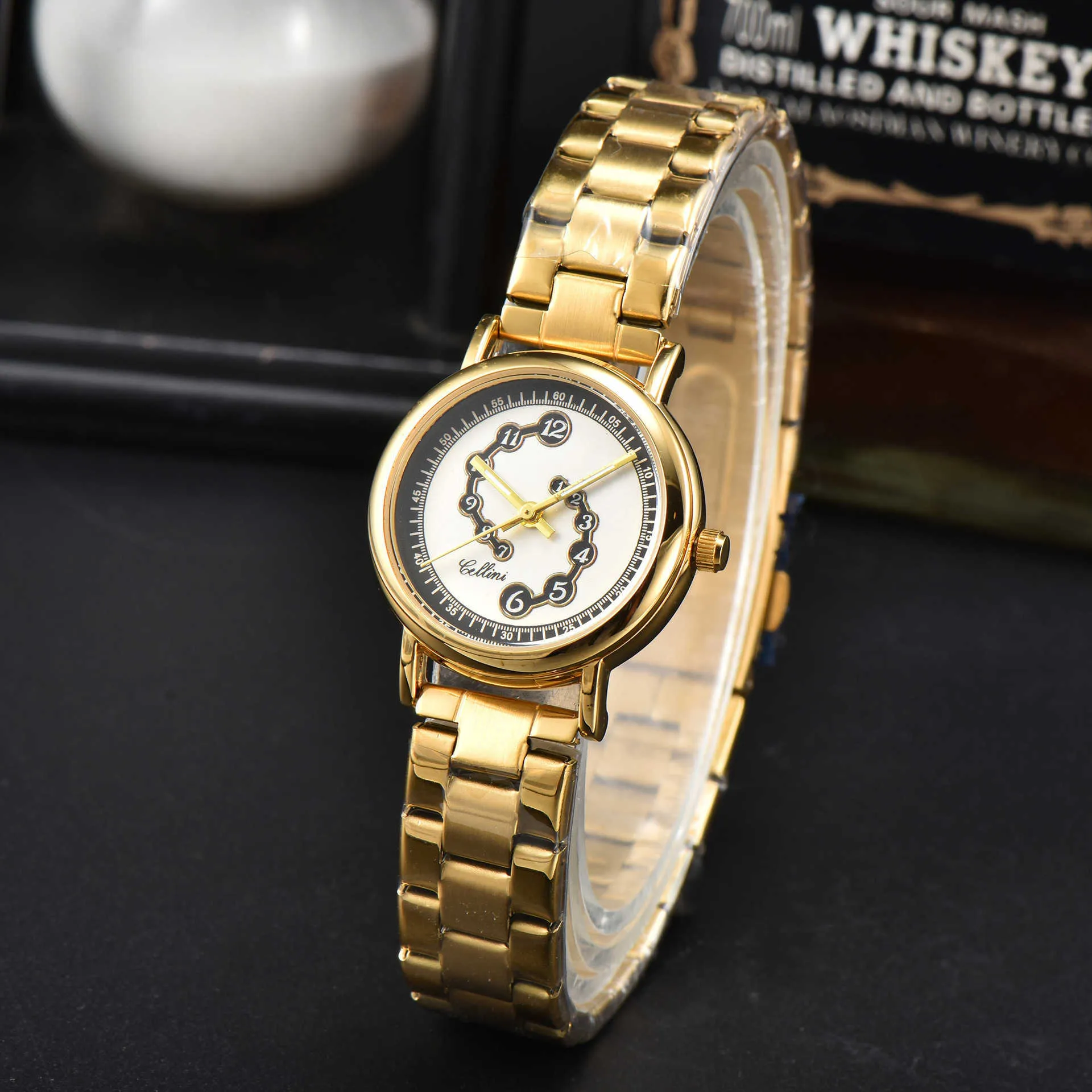 Designer Lao Family Quartz New Hot Selling Selling Irregular Womens Watch