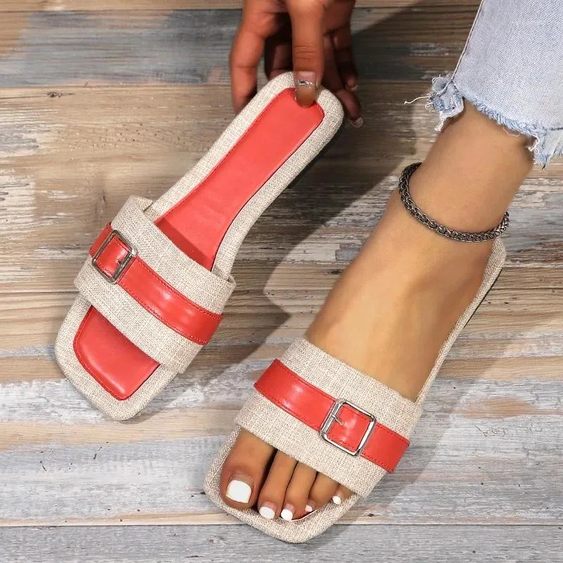 Sandals Fashion Mode d'été pour femmes Boucle décorative Designer Slippers