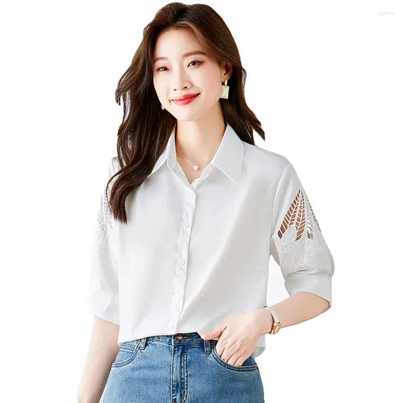 Blouses des femmes Elegant Hollow Out Broidered White Blouse Women Fashion Fashion Half-Sheeve Chemises pour les tops femelles décontractés