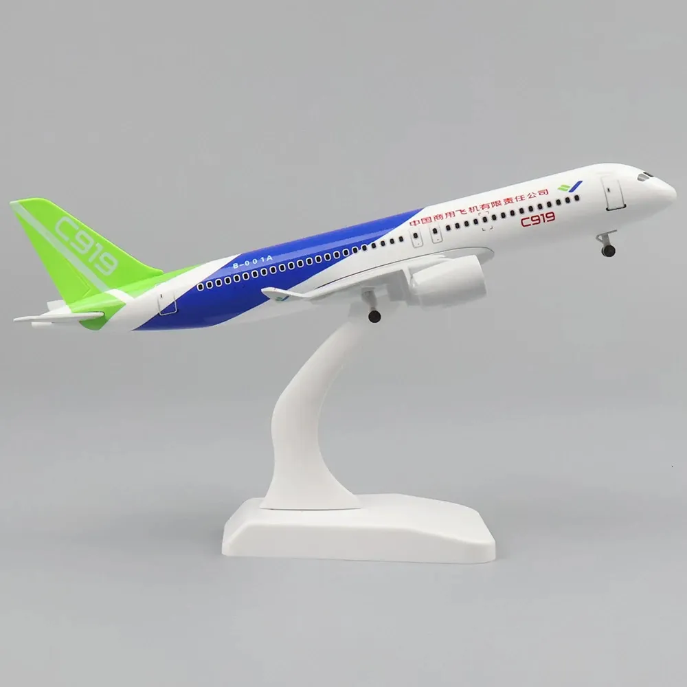 Metal Aircraft Model 20 cm 1 400 China Commercial Aircraft C919 Replica Alloy Material med landningsutrustning Toys Collectibles Gift 240328