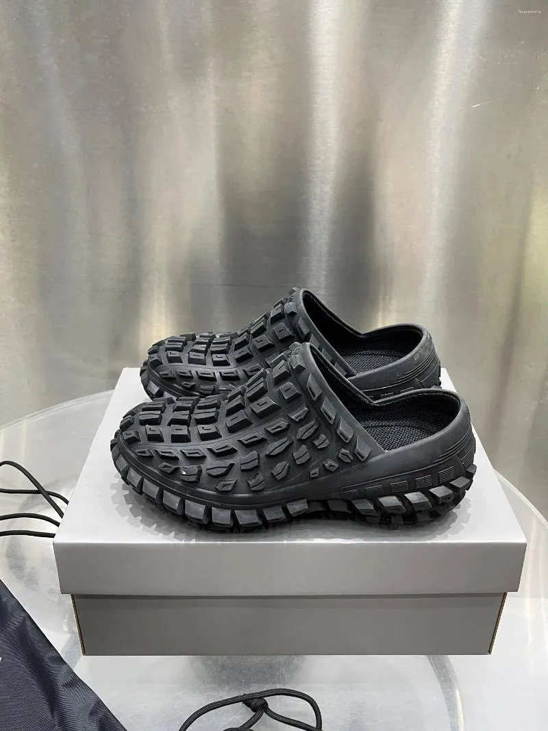 Повседневная обувь Мужская шина мужская парижская бегуна толстая подошва сетчатая сетчатая дорожка папочка кроссовки плюс размер