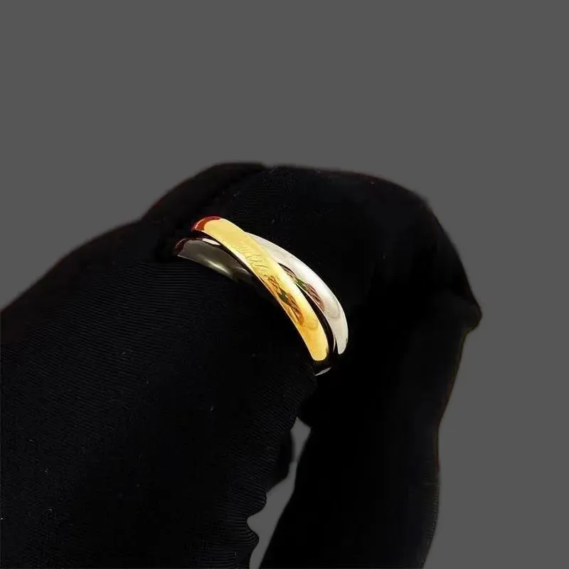 Anillos de diseñador de lujo Conocimiento de la boda Trinity Rings de oro chapado en moda para mujeres Al aire libre Tres colores y tres anillos Regalo de cumpleaños ZH213 H4