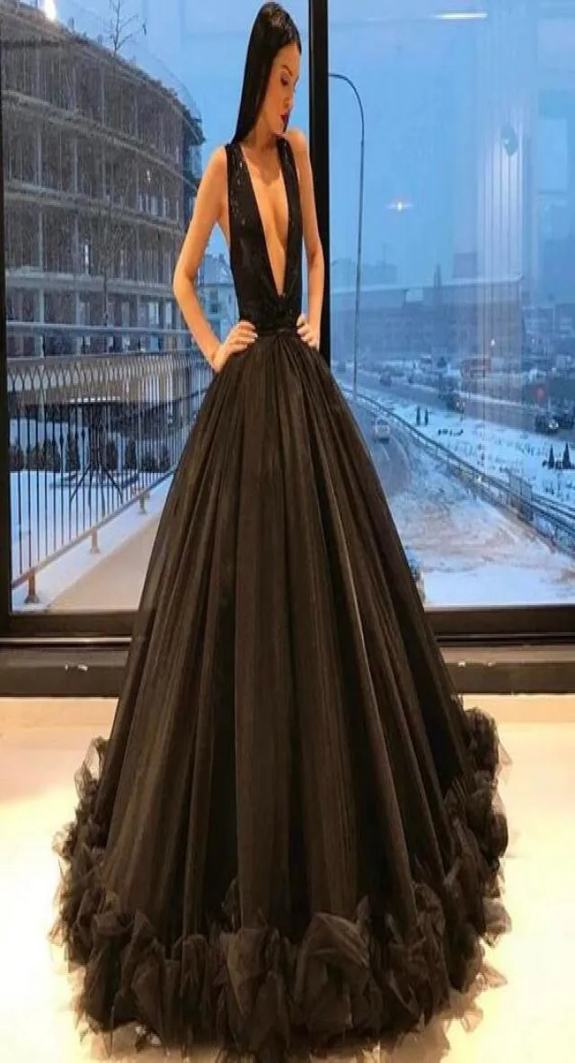 Vestido de bola de bola sexy e sexy árabe vestidos de tule preto e vidros de baile de pescoço de pescoço de pescoço de pescoço de pescoço