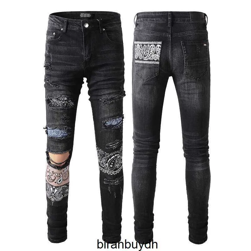 Högkvalitativ högkvalitativ AM Slim Fit Designer Street nödställda patch jeans med mönstrade elastiska smala leggings