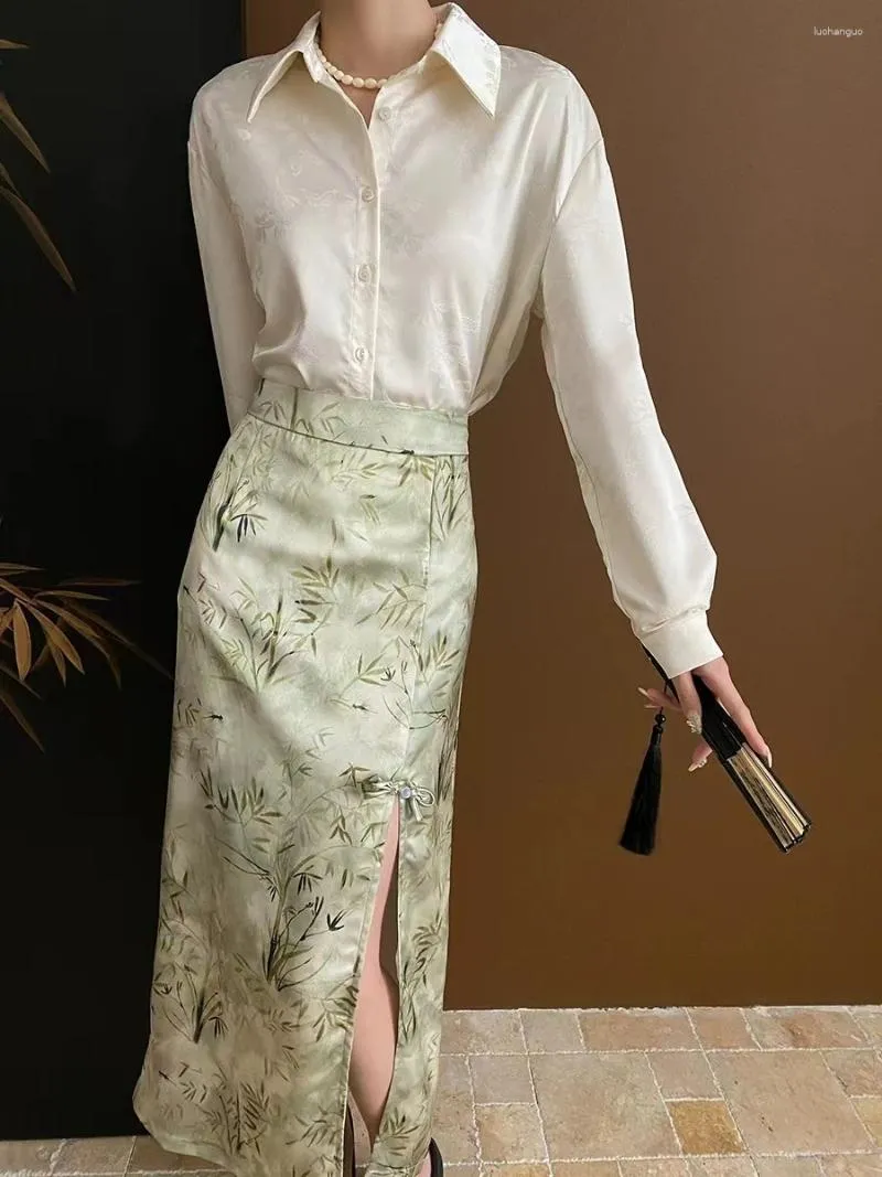 Kadın bluzları Çin jakarı asılı banliyö uzun kollu yaka tek göğüslü gömlek 2024 erken bahar baskısı üst