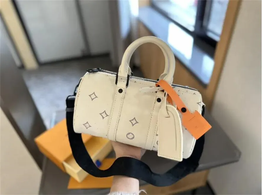 Women s Leather Duffle Bag Designer Tote Luggage Fashion Travel Shoulder Duffel Bag Top Quality Leather Purse Clutch Crossbody Bag