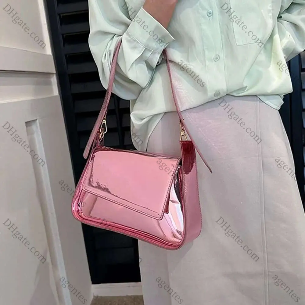 2024 2023 New Fashion Versatile Shoulder Glossy Silver Chic Casual Crossbody Bag Women Luxury Designer Purses Handbags Underarm Bag 10a