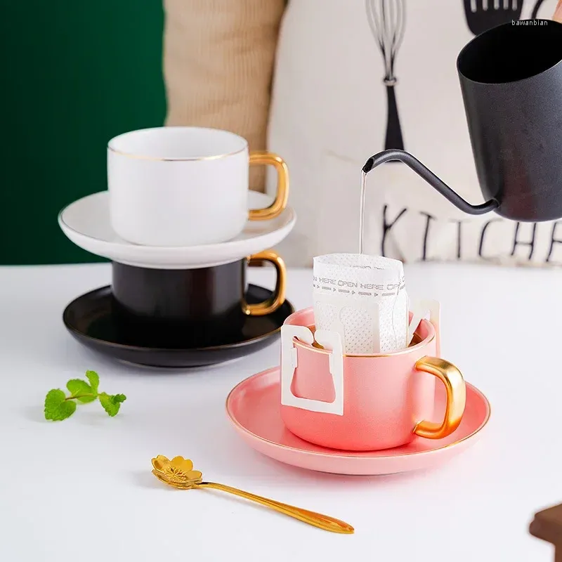 Muggar Office Ceramic Drinking Cup Spoon and Saucer Set Coffee Accessories Porslin Cups Mugg Tea Table Esspresso återanvändbar