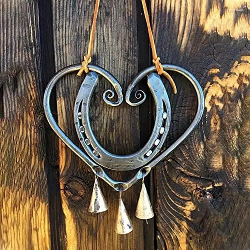 Decorative Figurines 1 Piece Lucky Love Wind Chime Metal Heart-Shaped Horseshoe Chimes Garden Home Decoration