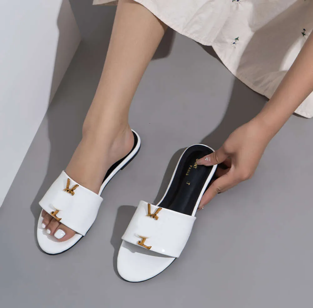 Sandaler Designer Luxury Metallic Slide Sandaler Designer Slides Women's Slippers Shoes Summer Fashion Wide Flat Flip Flops Slipper For Women Mainstream Shoes 6567